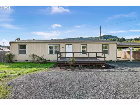 451 Applegate Ave, Drain, OR 97435