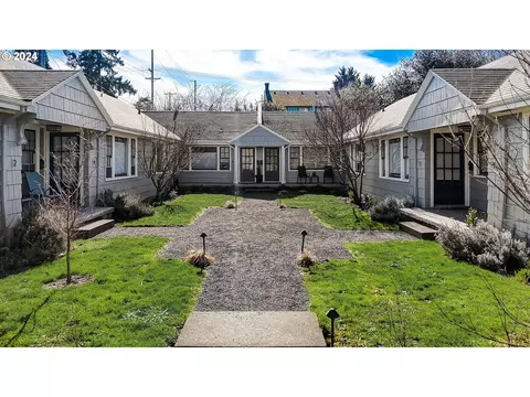 4030 SE Ivon St #6, Portland, OR 97202