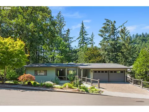 2033 Ridgewood Rd, Lake Oswego, OR 97034