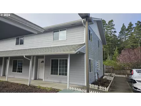 1150 Hemlock St #C12, Florence, OR 97439