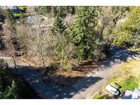 11830 SE Flavel St #E, Portland, OR 97266