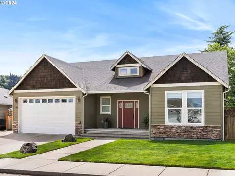 285 SE Logan St, Winston, OR 97496
