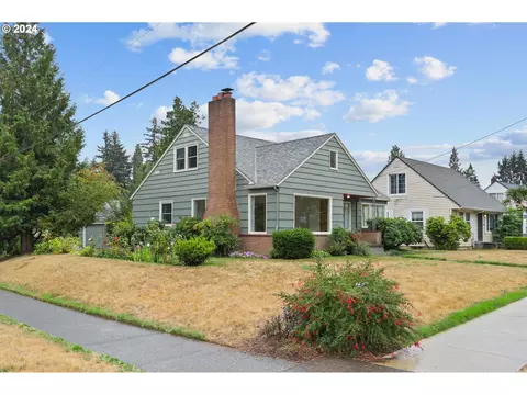8922 NE Schuyler St, Portland, OR 97220