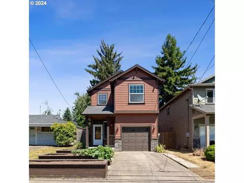 8901 NE Sacramento St, Portland, OR 97220