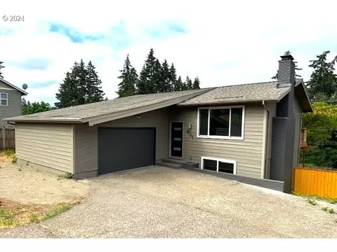 801 NEdgehill Dr, Estacada, OR 97023