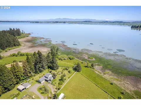 26127 Marina Rd, Veneta, OR 97487