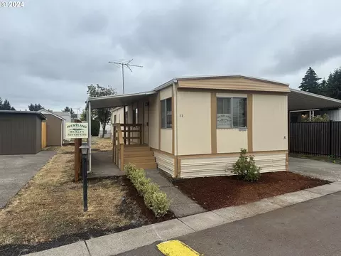 820 NW Wade St #31, Estacada, OR 97023