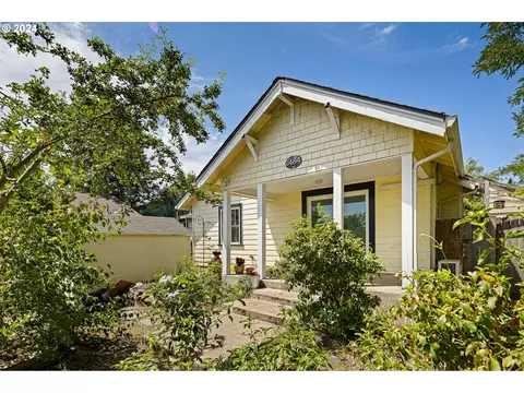 2484 Portland St, Eugene, OR 97401