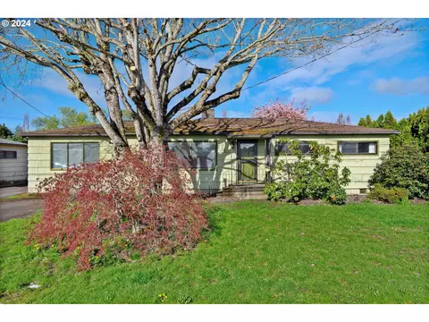 275 S 26th Ave, Cornelius, OR 97113