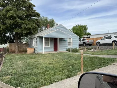 826 SE 8th St, Pendleton, OR 97801