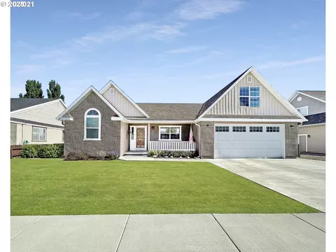820 G St, Baker City, OR 97814
