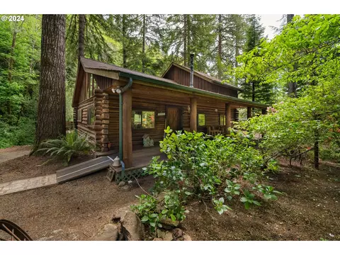 10470 Elk Glen Ln, Coos Bay, OR 97420