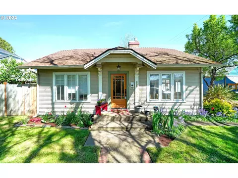 233 9th St, Springfield, OR 97477
