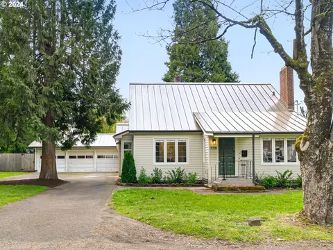 8338 SE Mill St, Portland, OR 97216