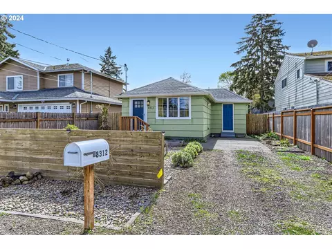 8312 SE Clatsop St, Happy Valley, OR 97086