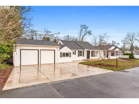 255 S Southview Pl, Salem, OR 97302