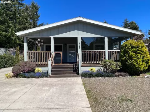 1601 Rhododendron Dr #672, Florence, OR 97439