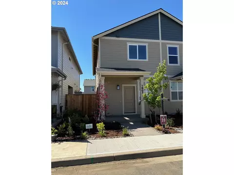 1807 SE Mulberry Ave #39, Dallas, OR 97338