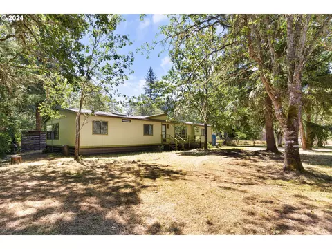 7810 Nonpareil Rd, Sutherlin, OR 97479