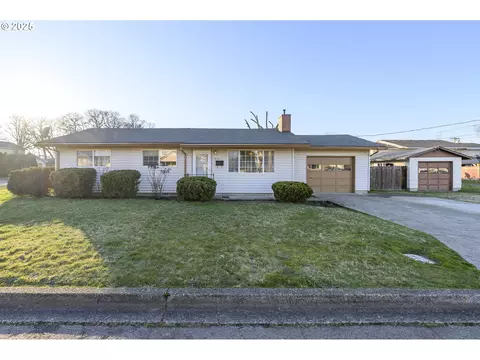 915 S Pacific St, Newberg, OR 97132