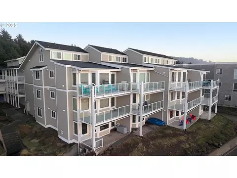 1123 N Highway 101 #22, Depoe Bay, OR 97341