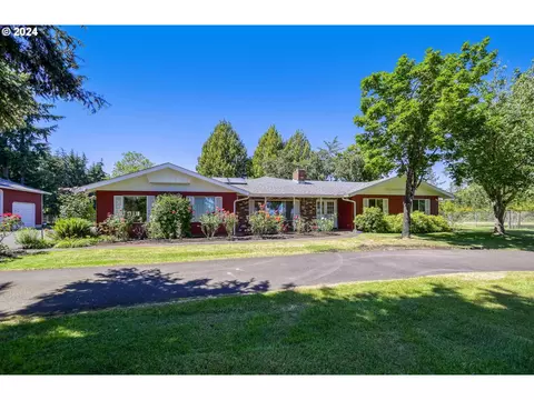 28151 Edgewater Dr, Eugene, OR 97402