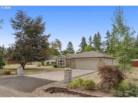 15522 S Saddle Ln, Oregon City, OR 97045