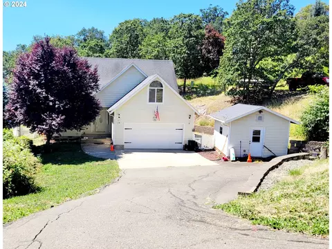 204 Heritage Loop, Roseburg, OR 97471