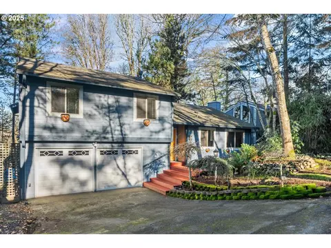9908 SW Quail Post Rd, Portland, OR 97219