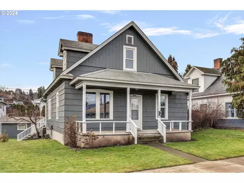 404 W 7th St, The Dalles, OR 97058