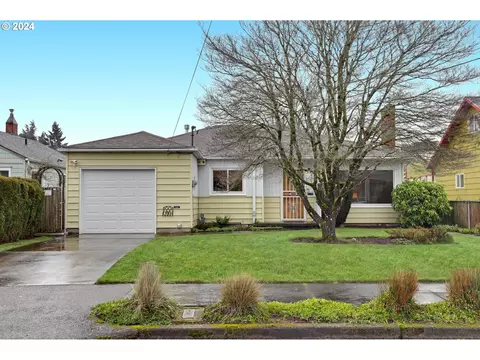 9254 SE Clay St, Portland, OR 97216