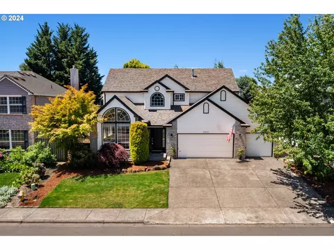 30853 SW Orchard Dr, Wilsonville, OR 97070