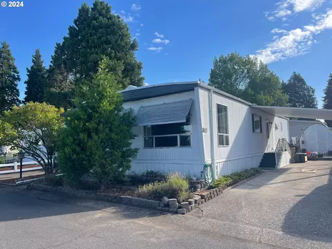 1800 Lakewood Ct #5, Eugene, OR 97402