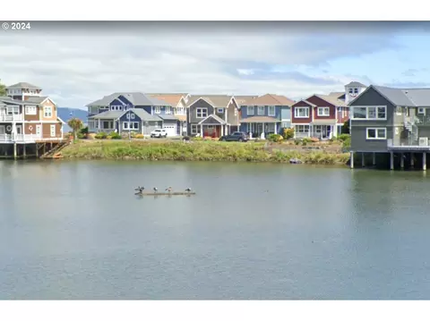 Mill Pond Ln, Astoria, OR 97103