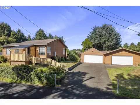 1025 SW 16th St, Lincoln City, OR 97367