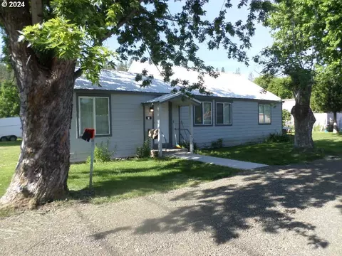 302 Donald St, Wallowa, OR 97885