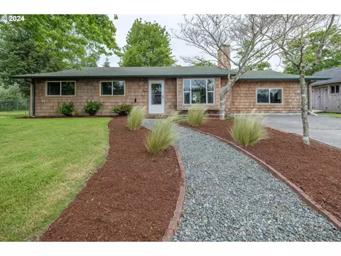 503 NW 1st St, Warrenton, OR 97146