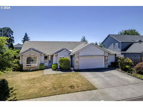 564 NE Amanda Pl, Hillsboro, OR 97124