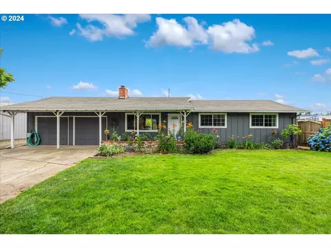 8394 SE Cason Rd, Gladstone, OR 97027