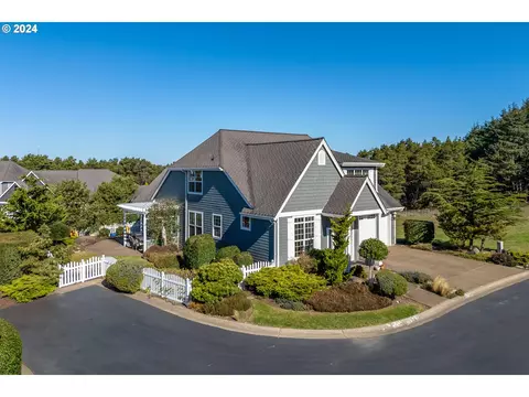 5630 SW Arbor Dr, South Beach, OR 97366