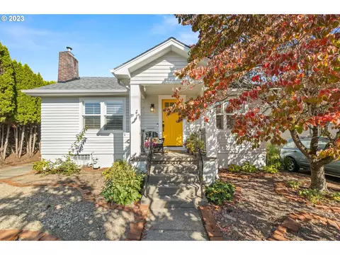 2025 SE Reedway St, Portland, OR 97202