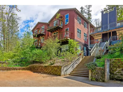 9601 NW Leahy Rd #201, Portland, OR 97229