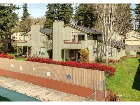 6882 Montauk Cir, Lake Oswego, OR 97035
