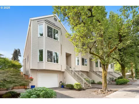220 S Sweeney St, Portland, OR 97239