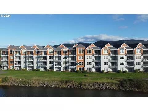 1000 N Holladay Dr #206, Seaside, OR 97138