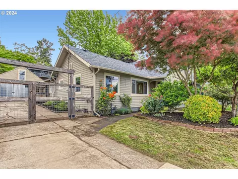 4611 SE Malden Dr, Portland, OR 97206