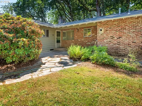 442 NEvergreen Rd, Hillsboro, OR 97124