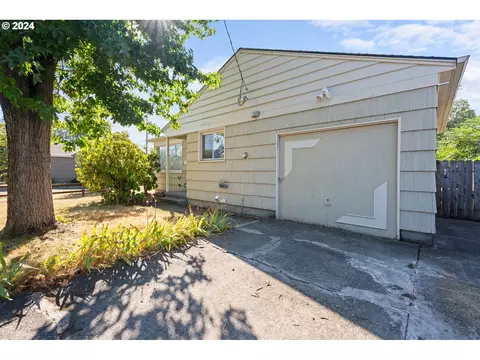 7826 SE Raymond St, Portland, OR 97206