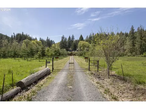 31192 Pittsburg Rd, Saint Helens, OR 97051