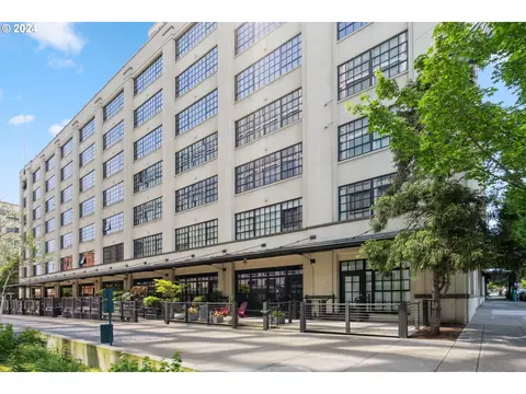 1400 NW Irving St #602, Portland, OR 97209